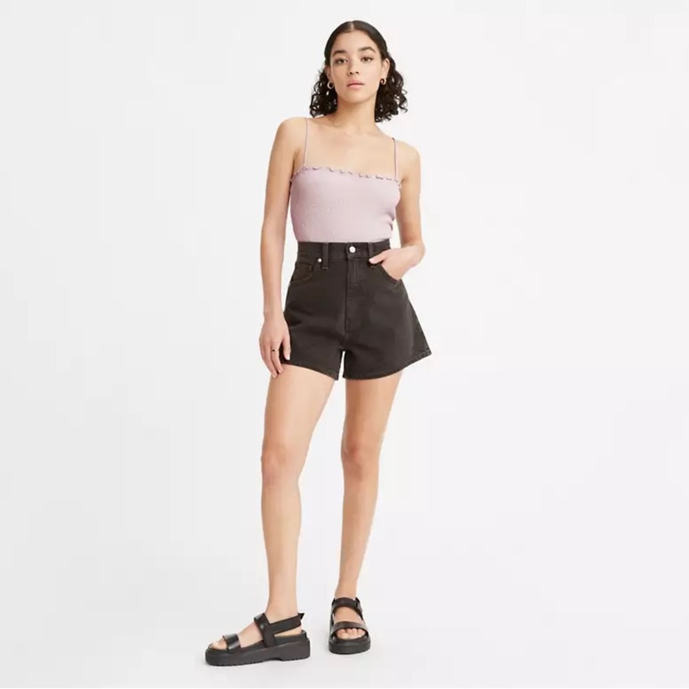 Levi’s HIGH WAISTED MOM WOMEN'S SHORTS in color Wonderful light wash size 27